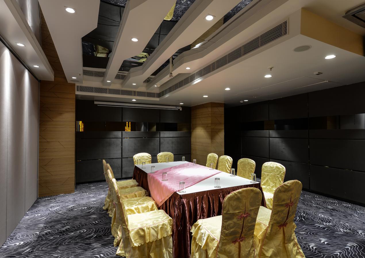Hotel Atishay Bhopal Exterior photo