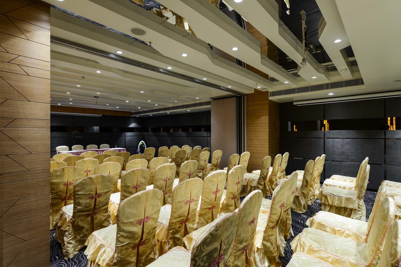 Hotel Atishay Bhopal Exterior photo
