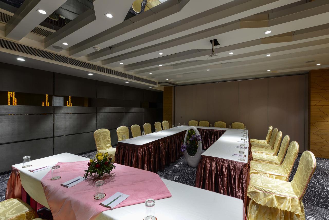 Hotel Atishay Bhopal Exterior photo