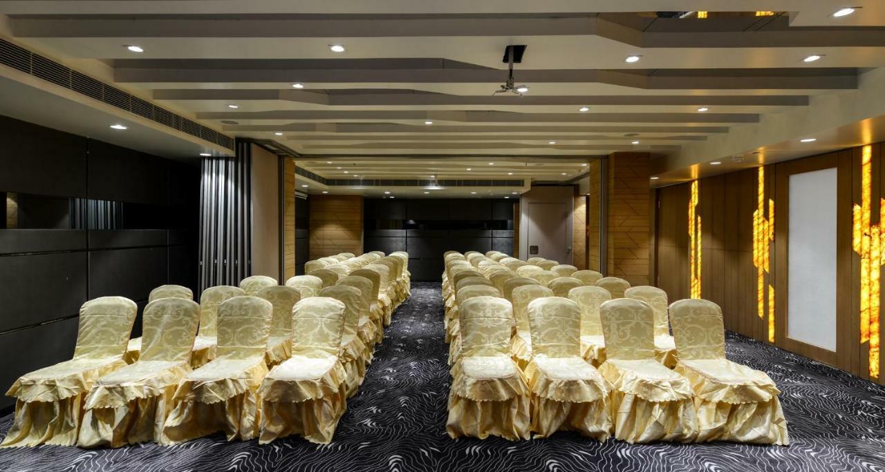 Hotel Atishay Bhopal Exterior photo