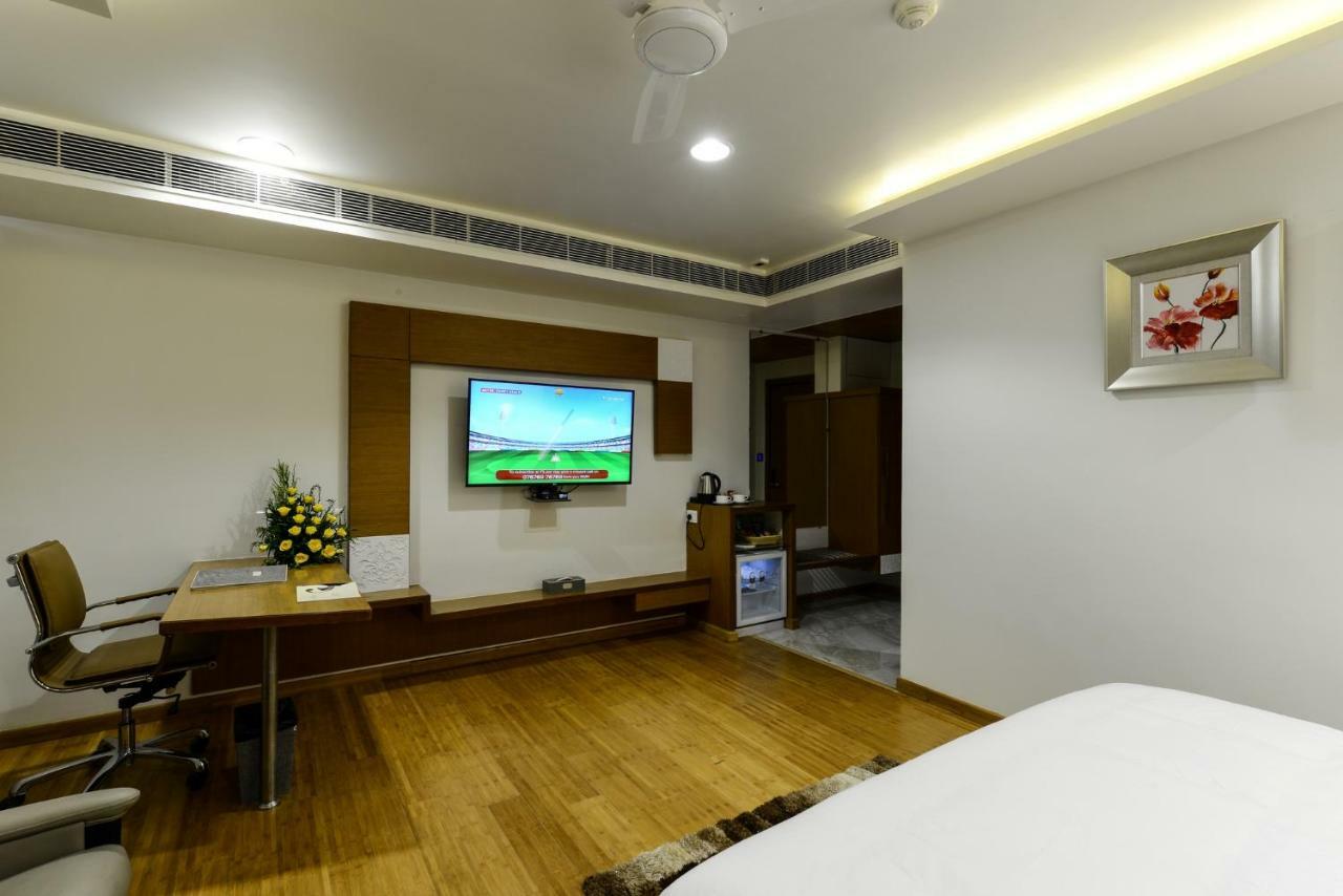 Hotel Atishay Bhopal Exterior photo